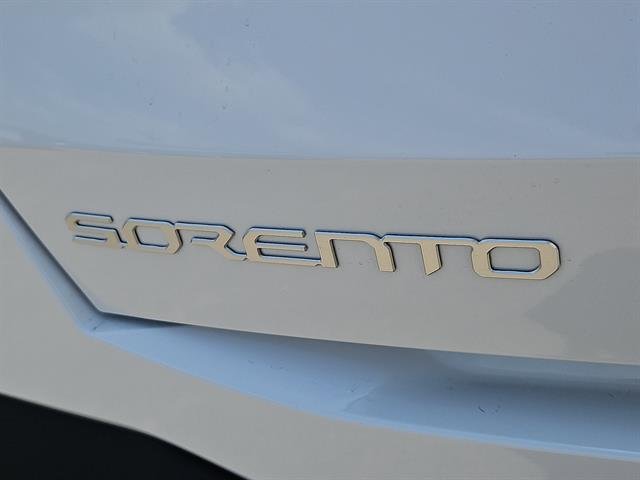 2025 Kia Sorento S - Photo 10