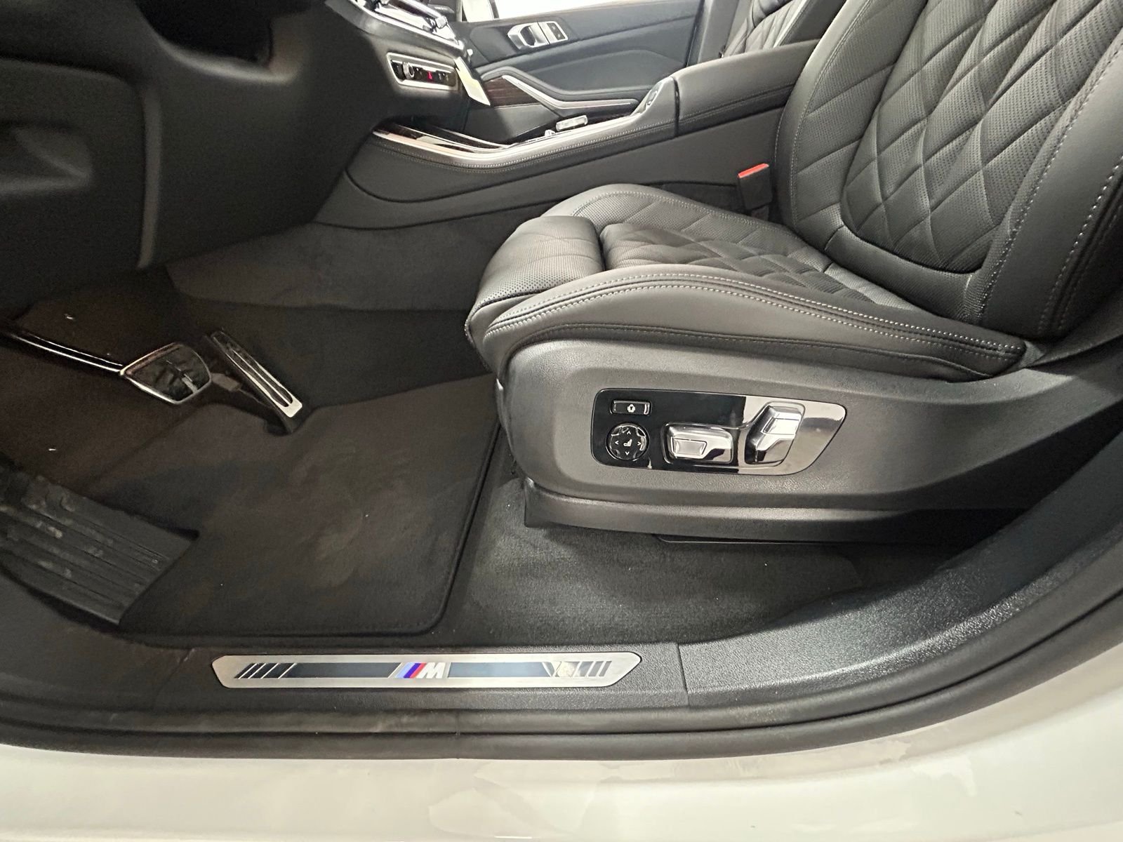 New 2026 Alpine White BMW xDrive40i image 52