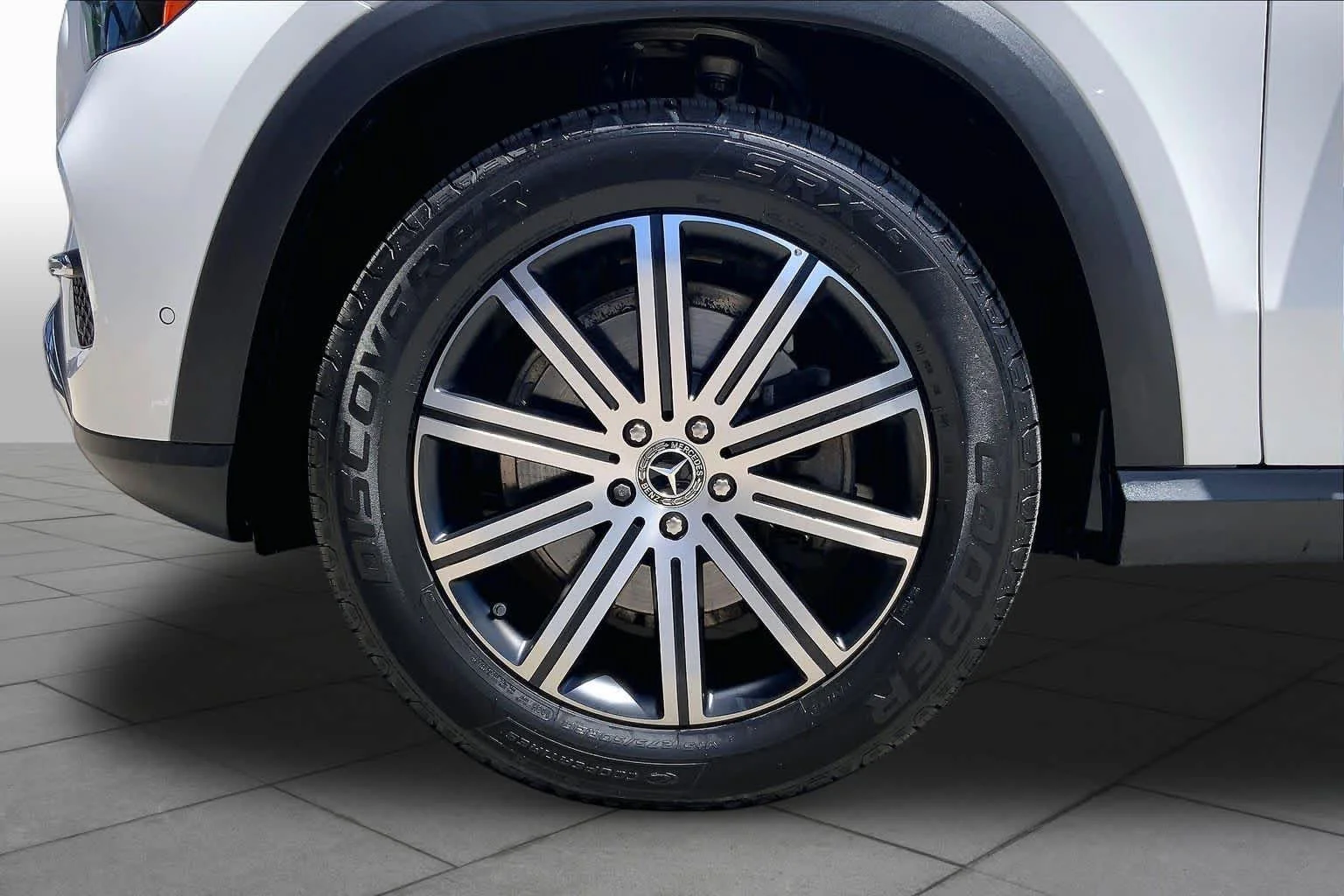 Certified Used 2026 Polar White Mercedes-Benz GLE 350 image 11