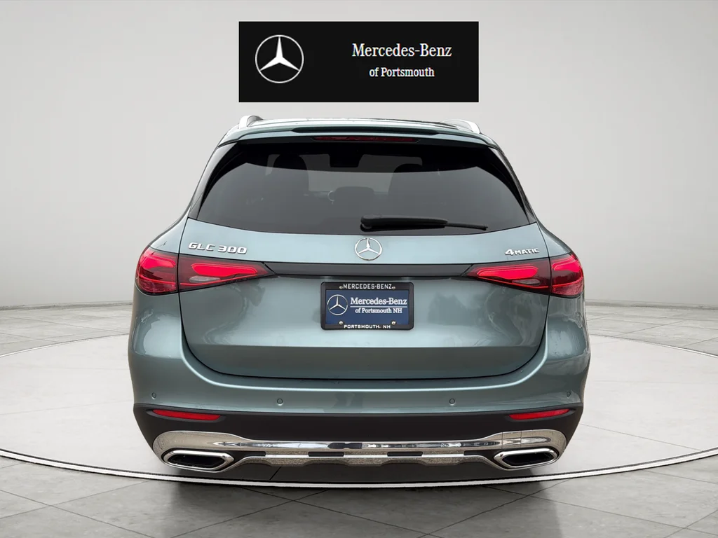 New 2026 Verde Silver Metallic Mercedes-Benz GLC 300 image 4