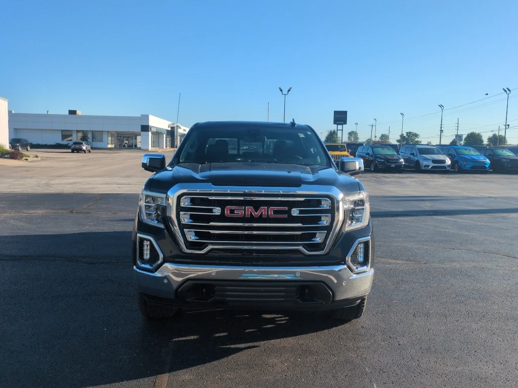 Used 2021 Onyx Black GMC SLT image 3