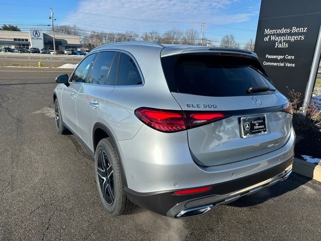 Used 2026 Silver Mercedes-Benz GLC 300 image 3