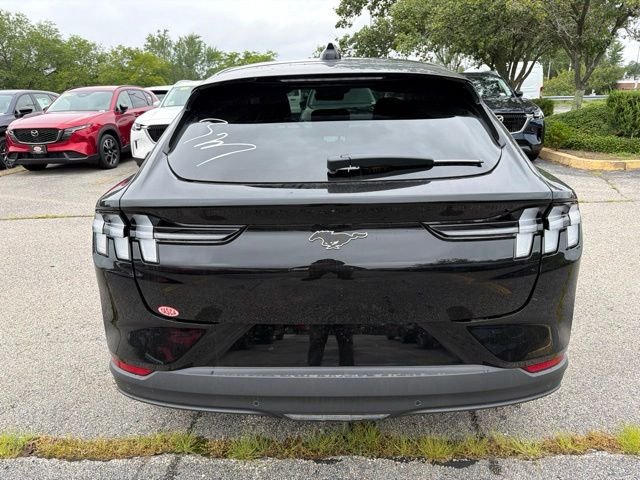 New 2026 Shadow Black Ford Select image 4
