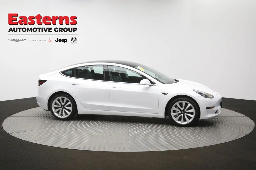 Used 2019 White Tesla Standard Range Plus image 40