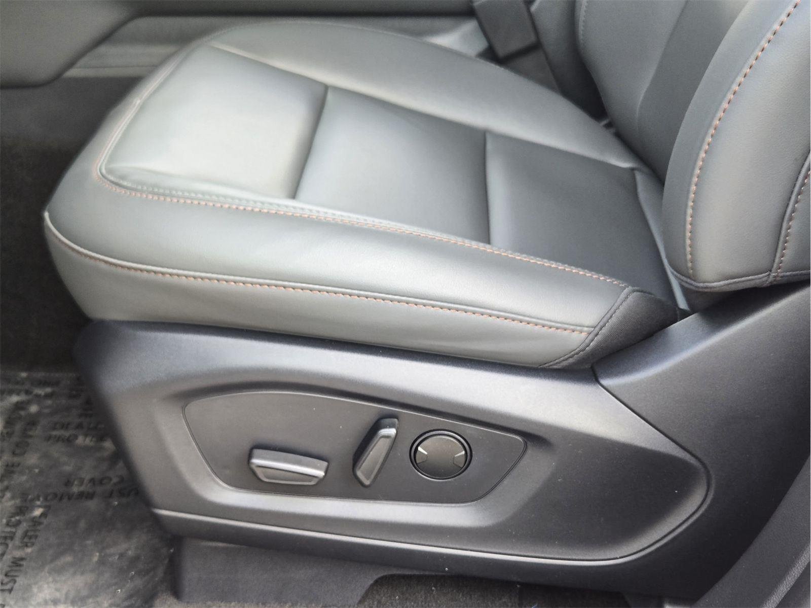 New 2026 Star White Metallic Tri-Coat Ford Active image 16