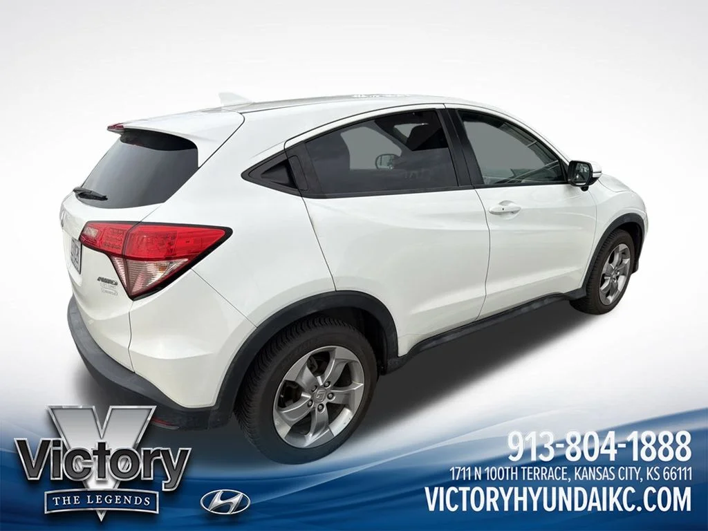 Used 2017  Honda EX image 4