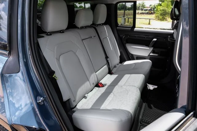 New 2026 Tasman Blue Land Rover X-Dynamic SE image 45