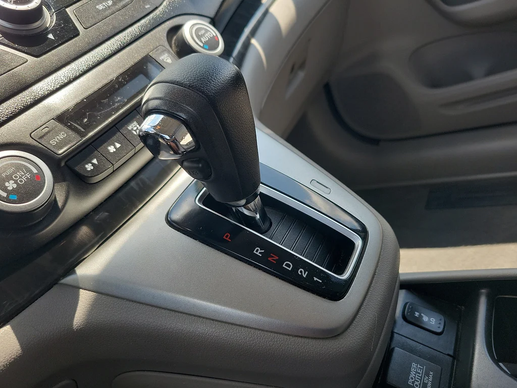 Used 2014 Alabaster Silver Metallic Honda EX-L image 27