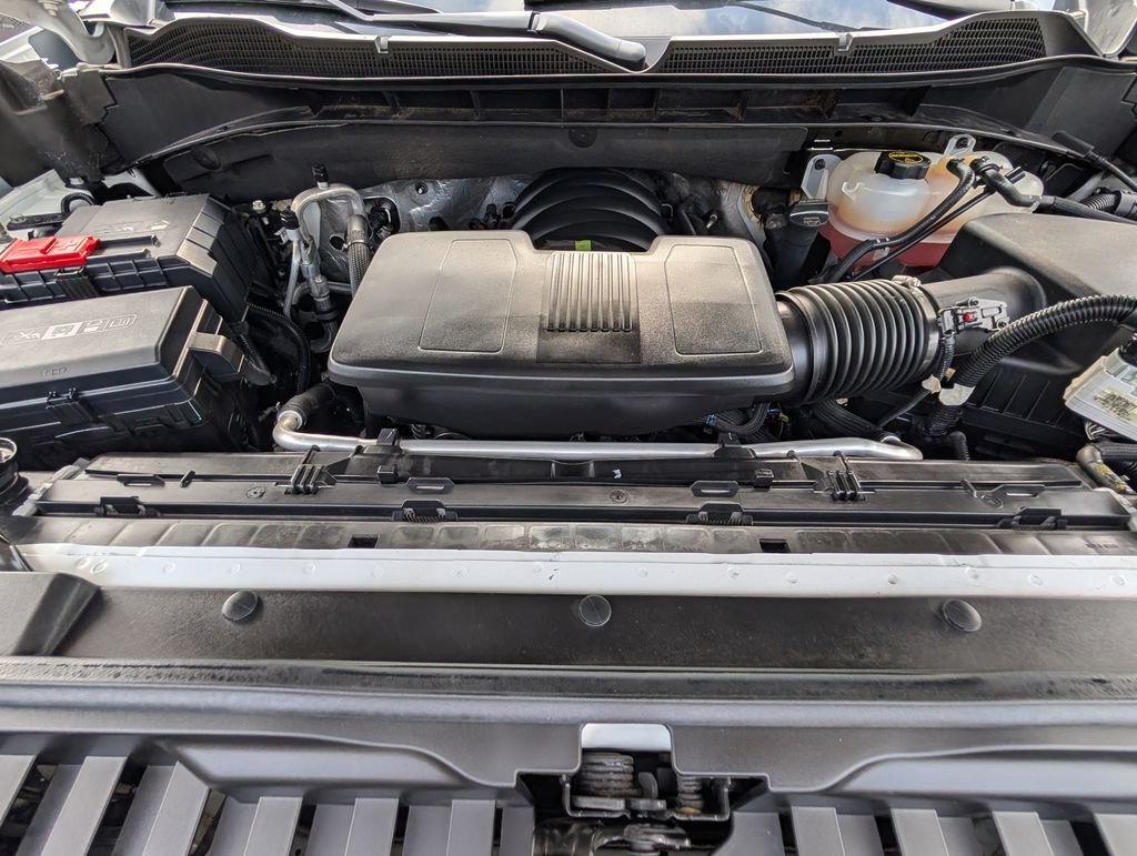 Used 2025 White Chevrolet ZR2 image 36