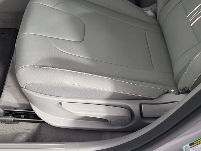 2025 Hyundai Elantra SEL - Photo 12