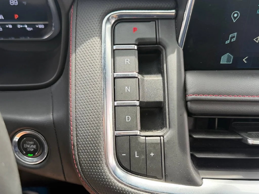 Used 2023 BLACK Chevrolet RST image 30
