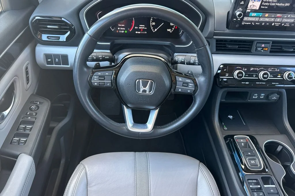 Certified Used 2025 Obsidian Blue Pearl Honda Touring image 18