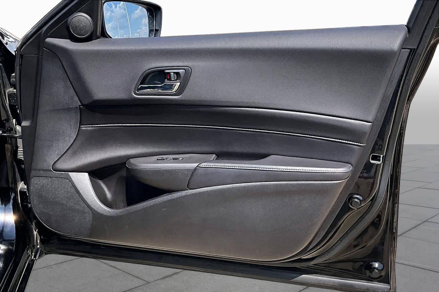 Used 2016 Crystal Black Pearl Acura w/Premium Pkg image 23