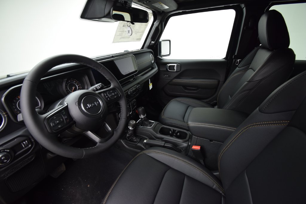 New 2026 Black Clear-Coat Exterior Paint Jeep Sahara image 35