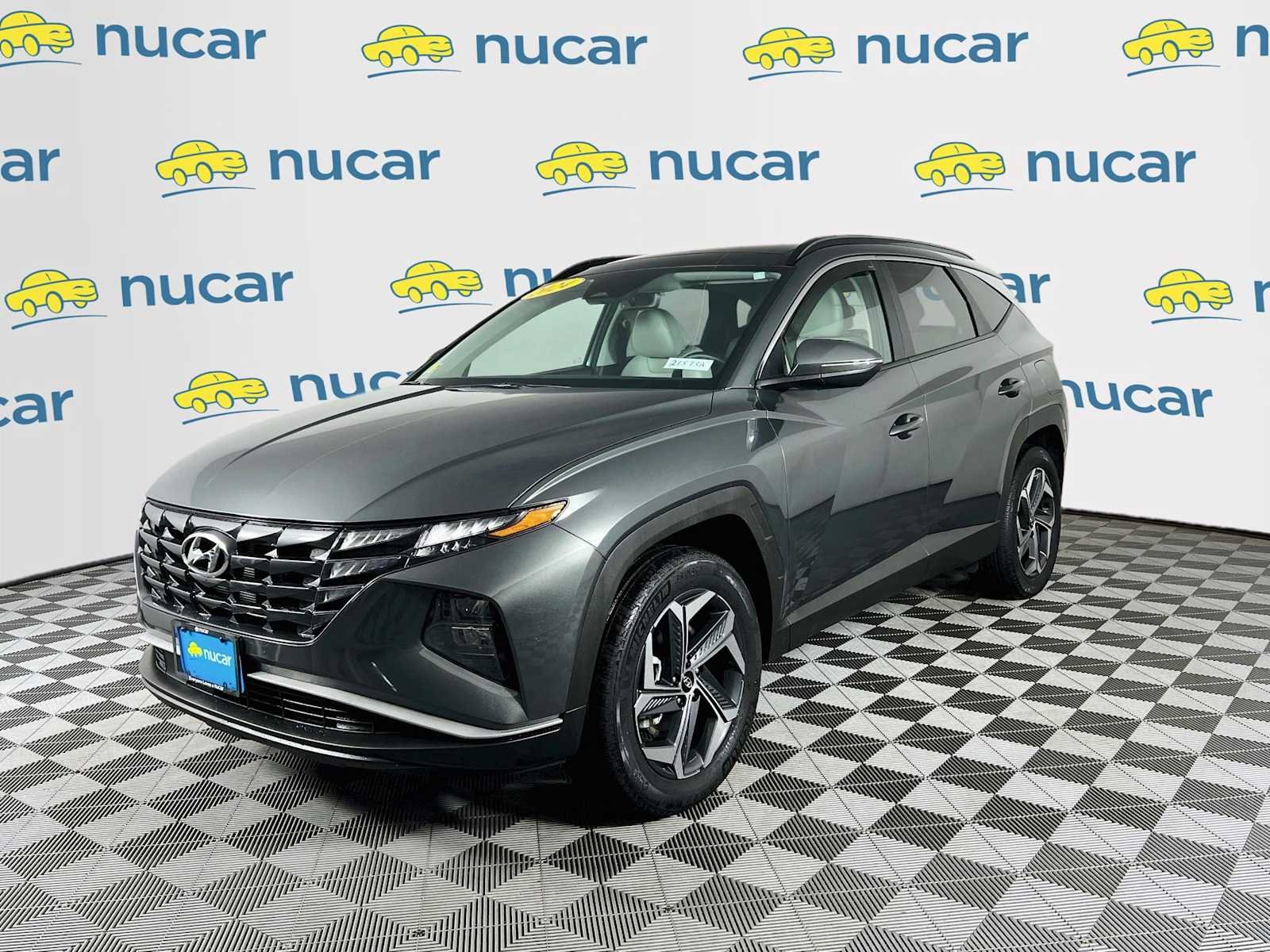 Used 2024 Amazon Gray Hyundai SEL Convenience image 3