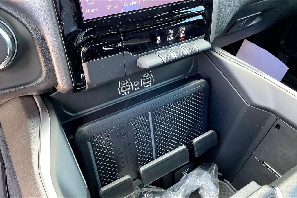 New 2026 Ram 1500 Big Horn/Lone Star 4D Crew Cab