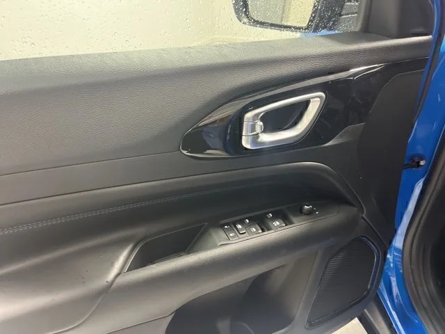 New 2026 Hydro Blue Pearlcoat Jeep Latitude image 6