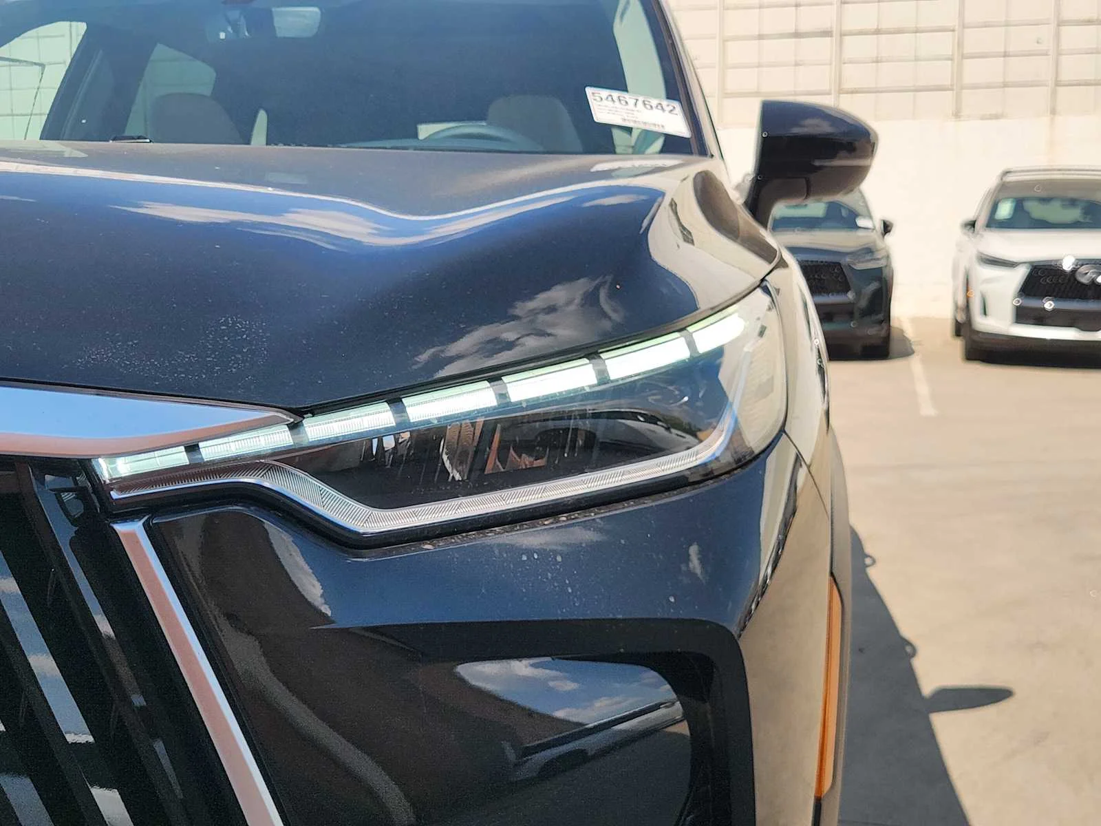 New 2027 MINERAL BLACK INFINITI Luxe AWD image 5