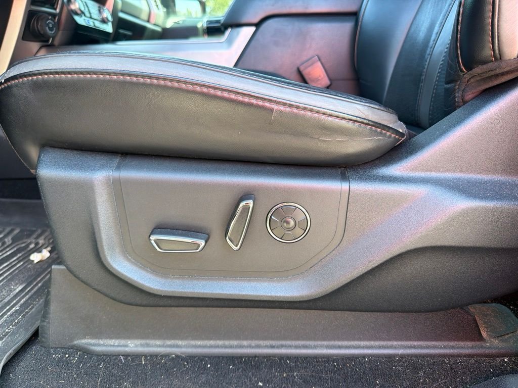 Used 2020 Magnetic Ford Platinum image 18