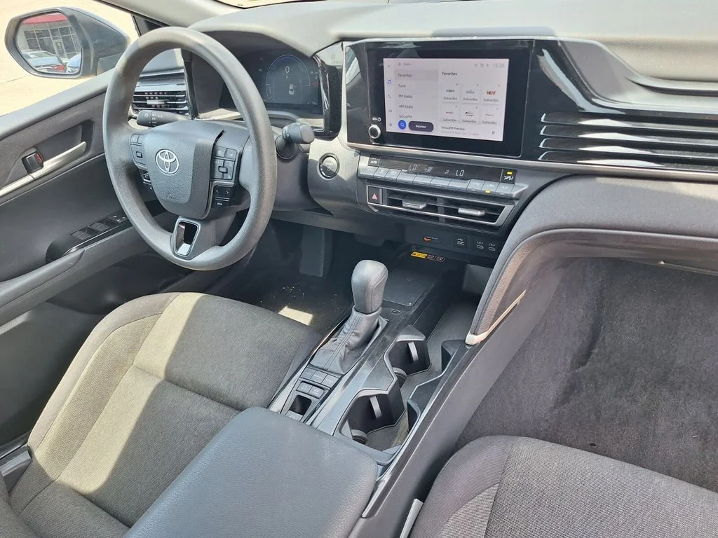 2025 Toyota Camry LE - Photo 25