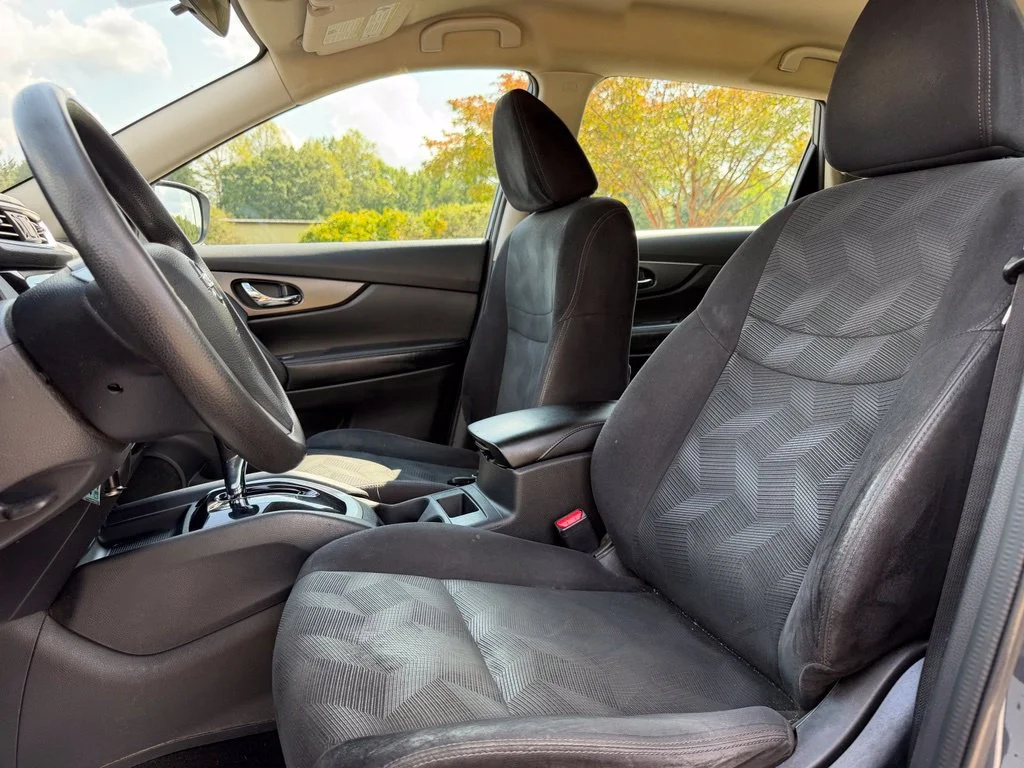 Used 2014 Blue Nissan S image 22