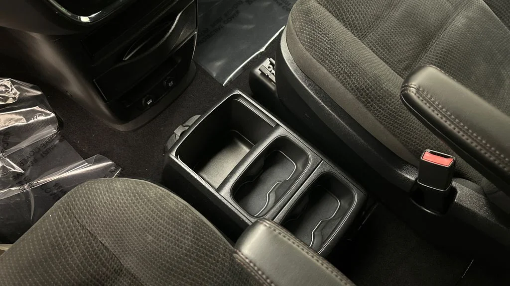 Used 2019 Silver Dodge SE image 14