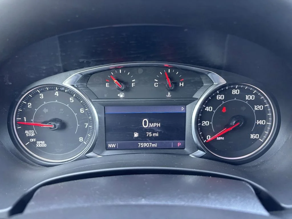 Used 2023 Marine Metallic GMC SLT image 23