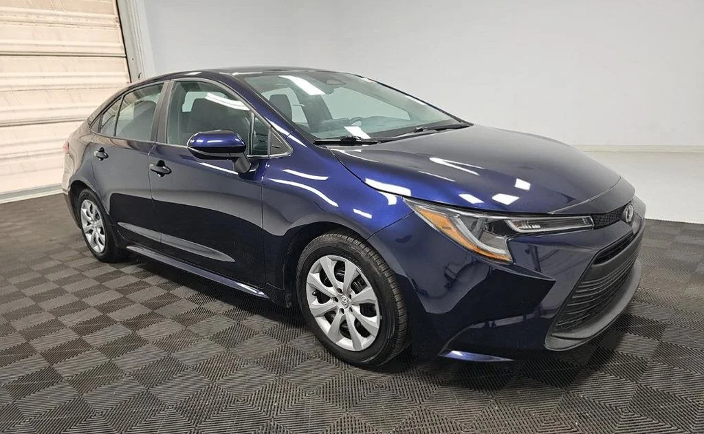 Used 2023 Blue Toyota LE image 3