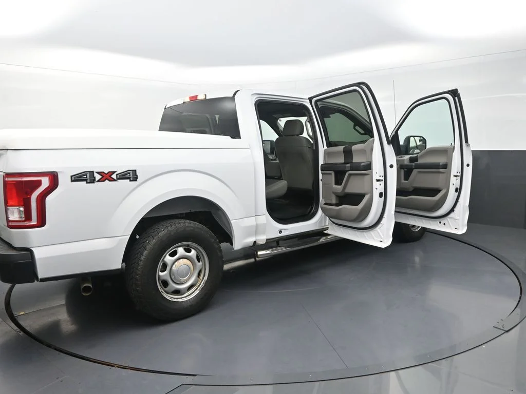 Used 2017 White Ford XL image 36