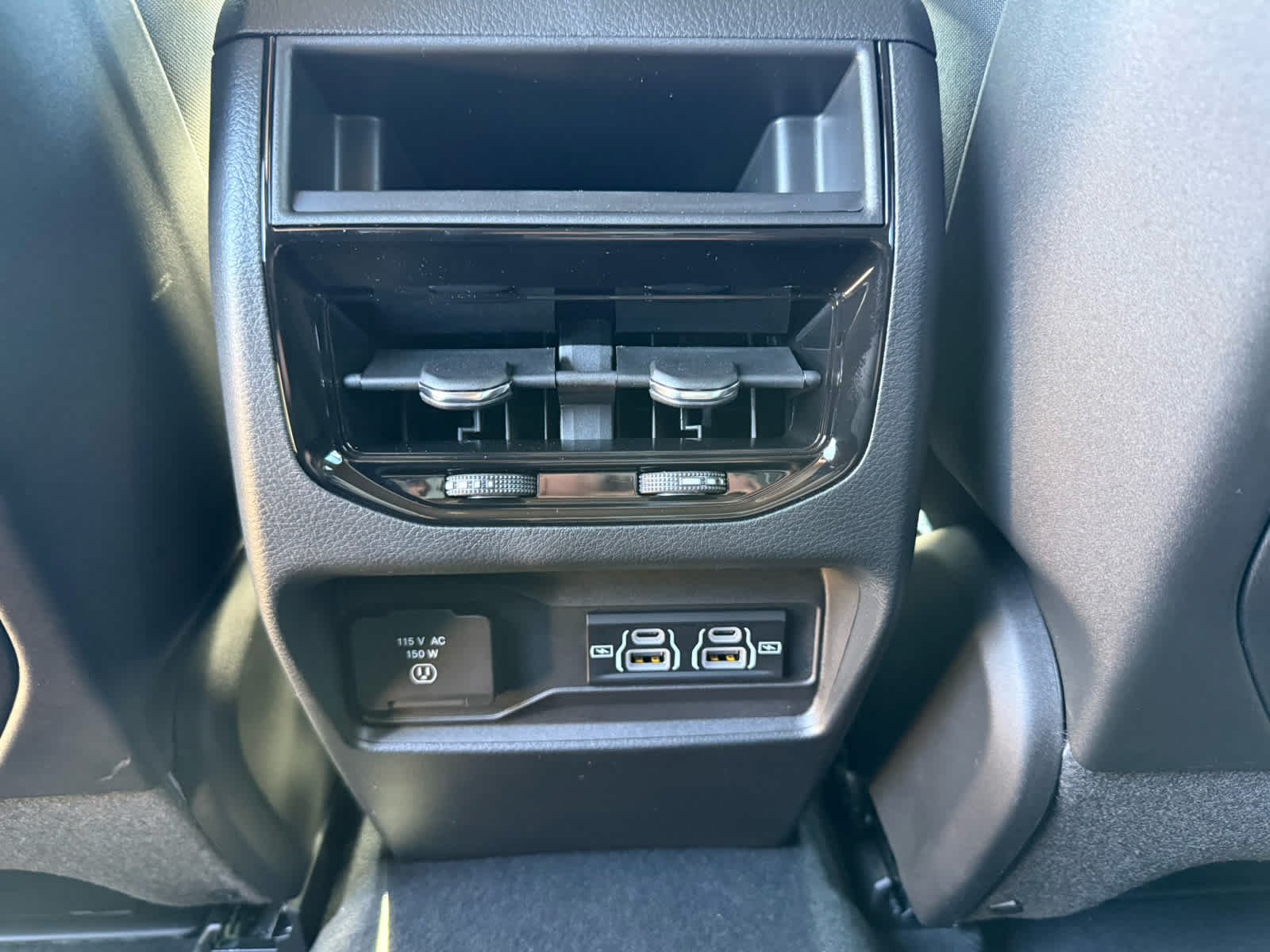 New 2026 Baltic Gray Metallic Clear-Coat Exterior Paint Jeep Laredo X image 12