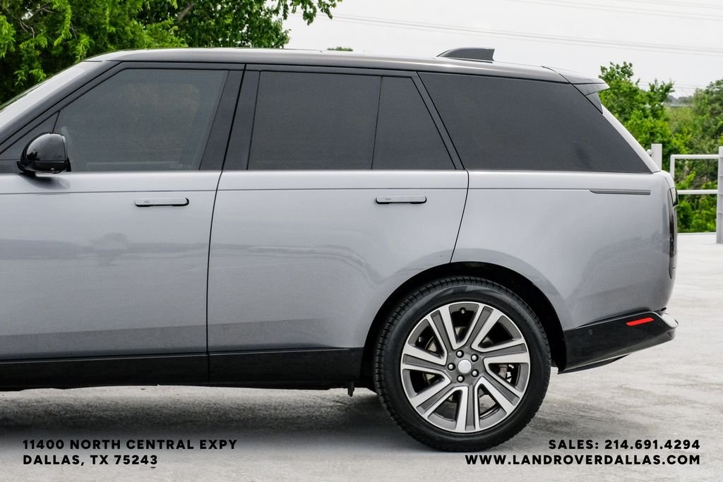 Used 2023 Eiger Gray Metallic Land Rover SE image 11