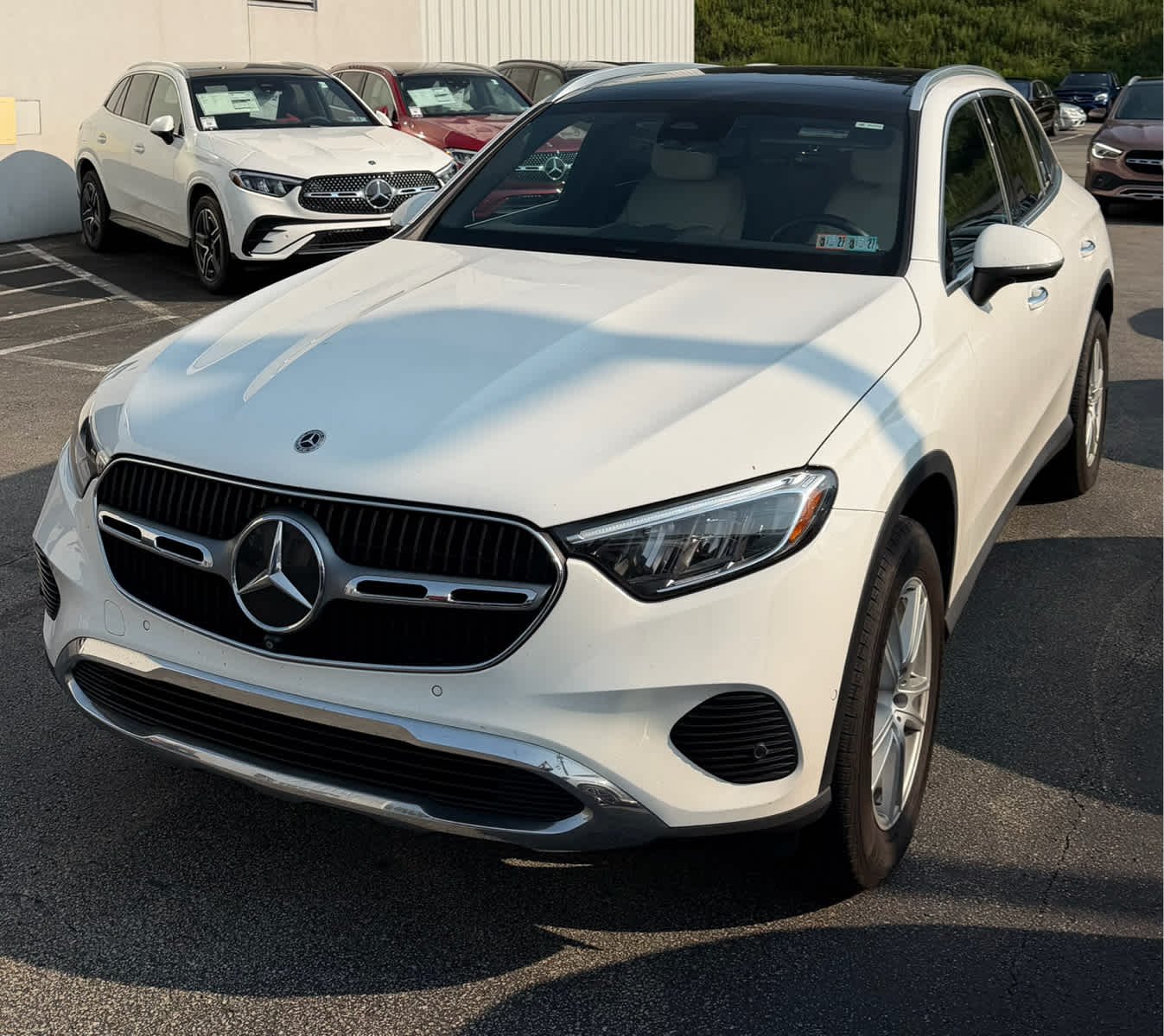 Used 2023 Polar White Mercedes-Benz GLC 300 image 2