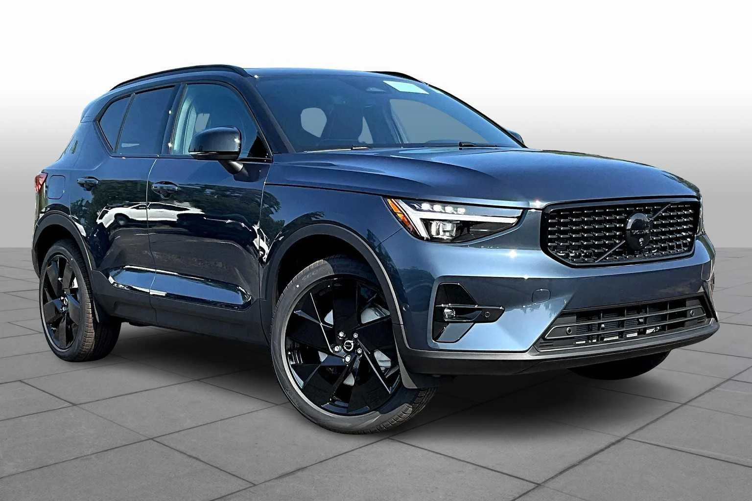 2026 Volvo XC40 Ultra Black Edition - Photo 17