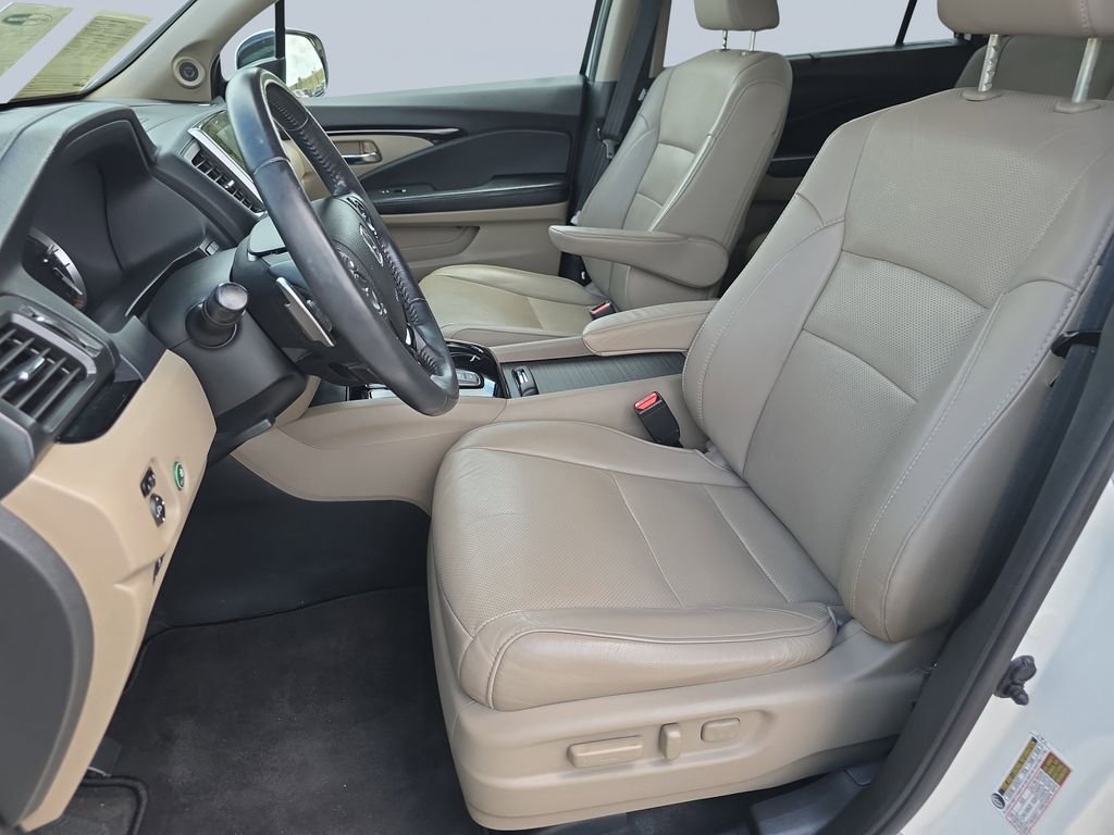 Used 2017 White Diamond Pearl Honda Elite image 11