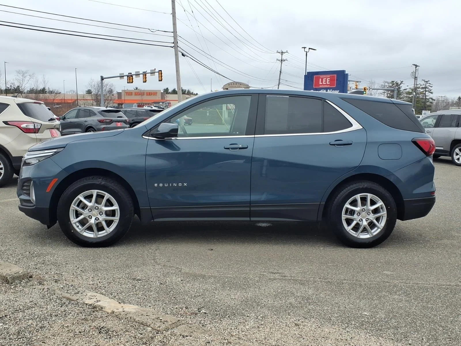 Used 2024 Lakeshore Blue Chevrolet LT image 8