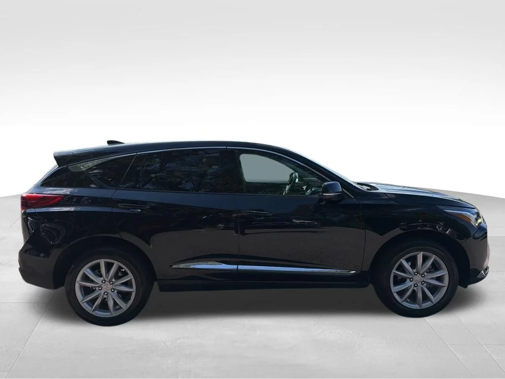 Used 2023  Acura Base image 6