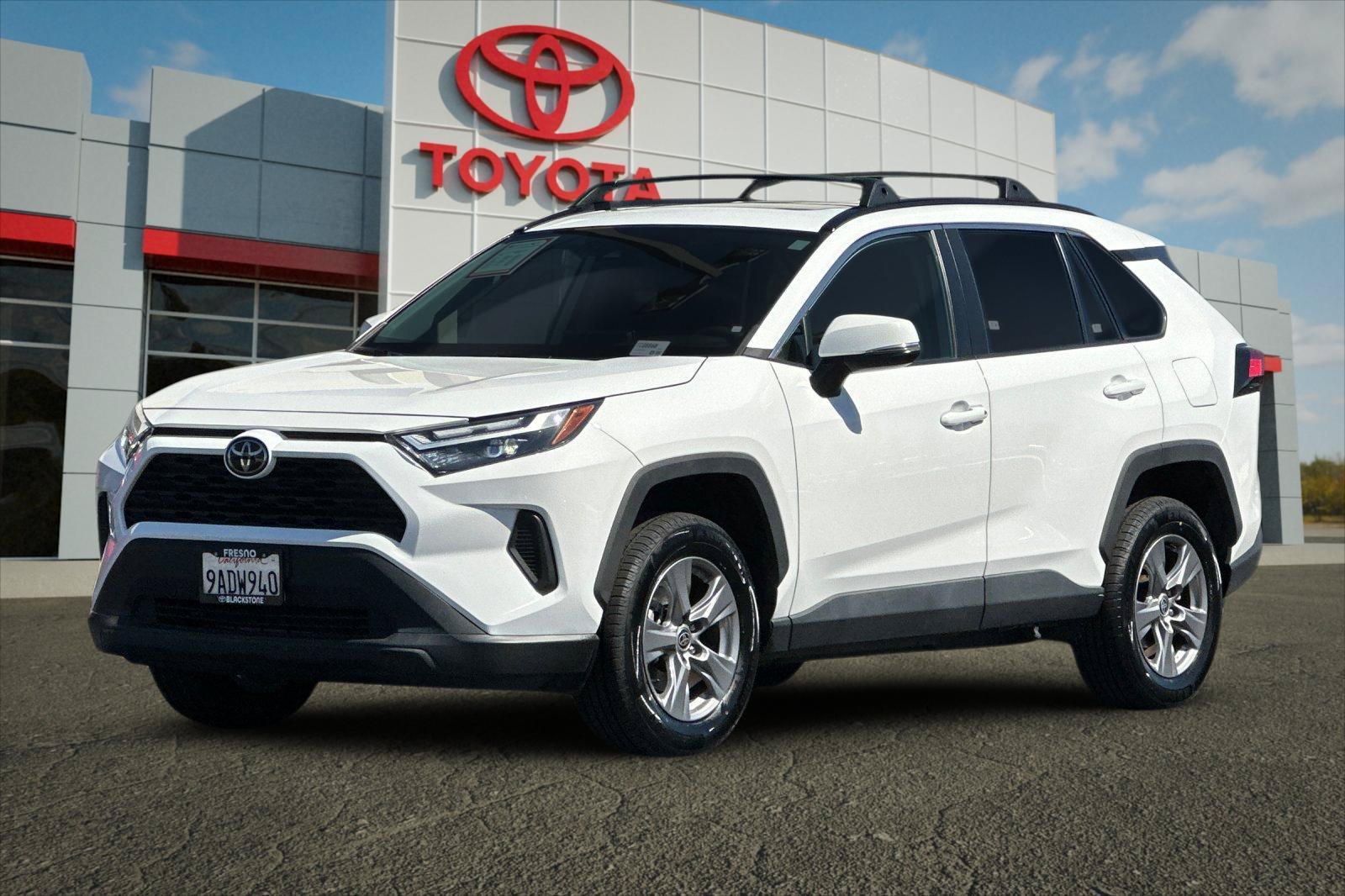 Used 2022 White Toyota XLE image 7