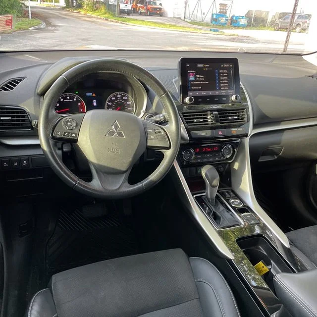 Used 2023  Mitsubishi SE image 16