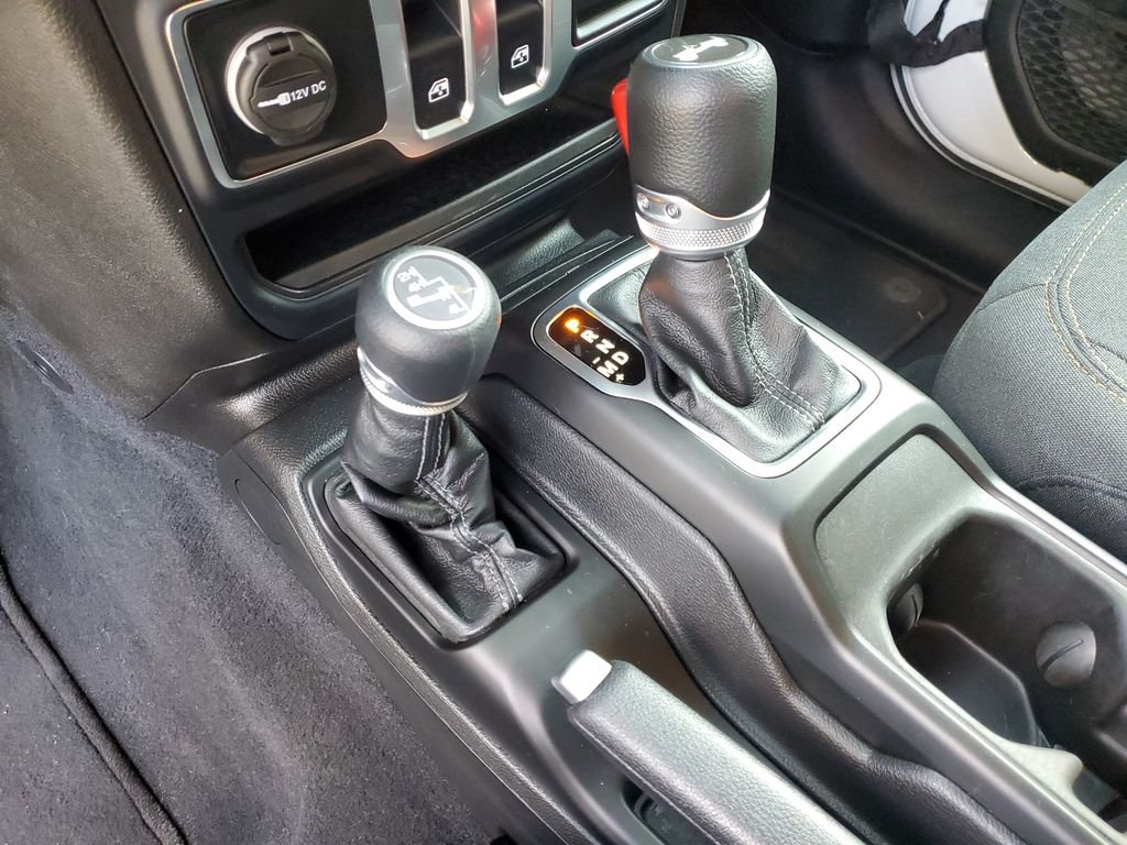 Used 2025 White Jeep Sport S image 29