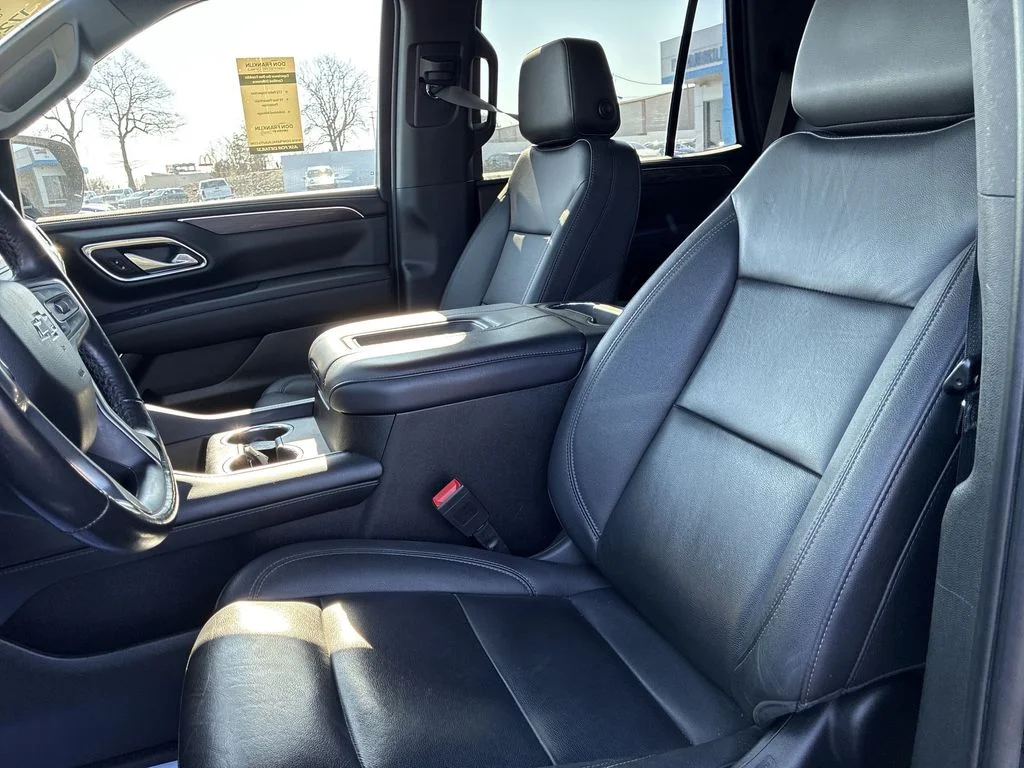 Used 2023 Black Chevrolet Z71 image 13