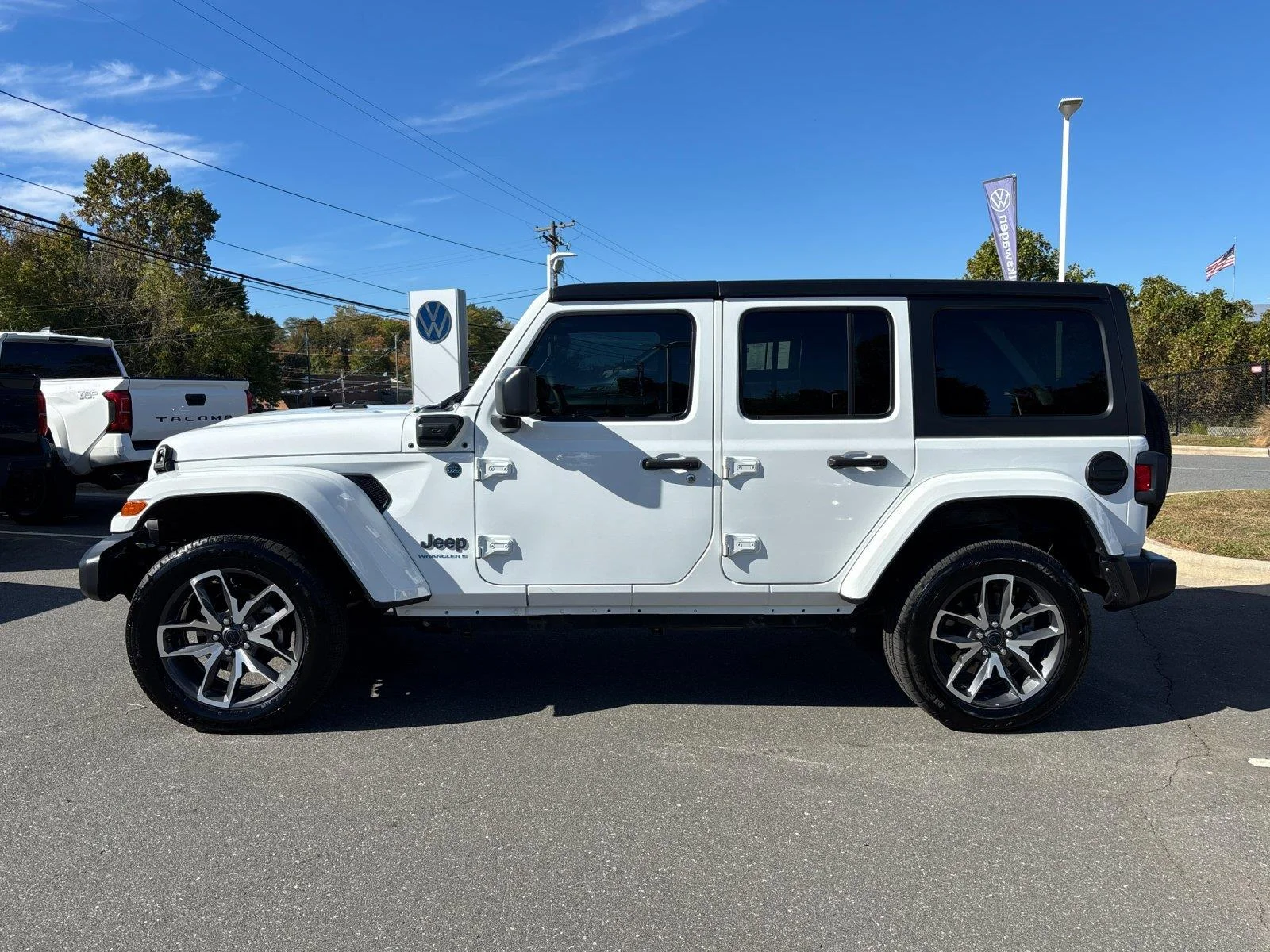Used 2024 Bright White Clearcoat Jeep Sport S image 2