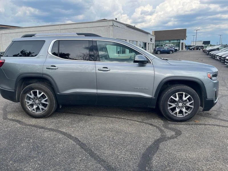 Used 2023 Silver GMC SLT image 4