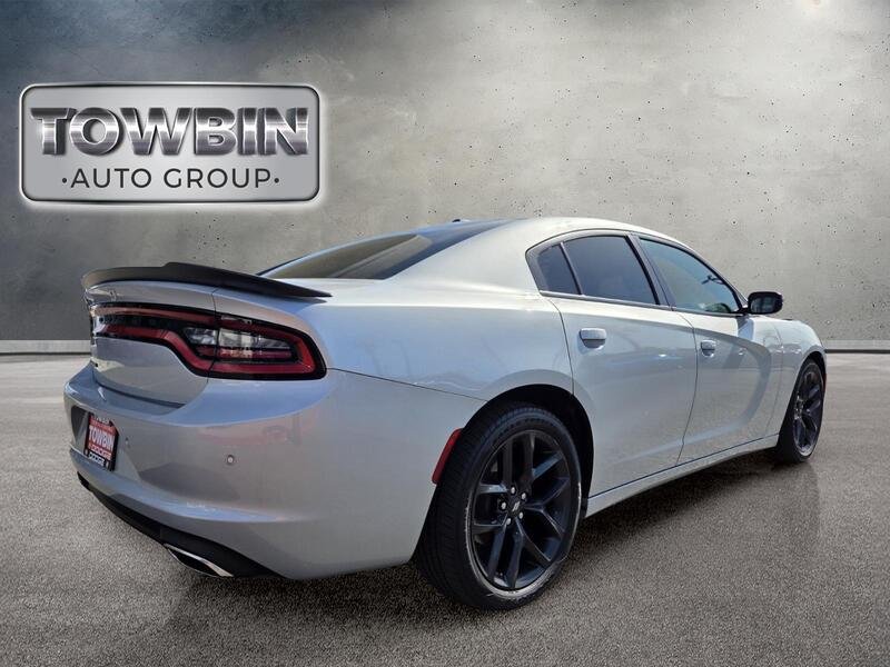 Used 2022 Silver Dodge SXT image 5