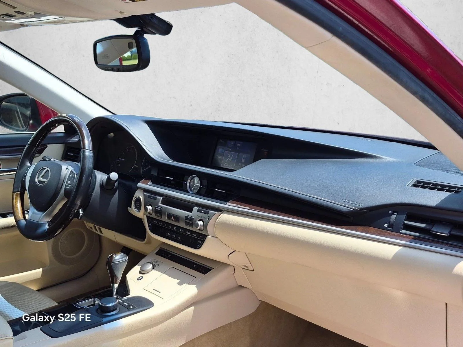 Used 2014 Matador Red Mica Lexus  image 21