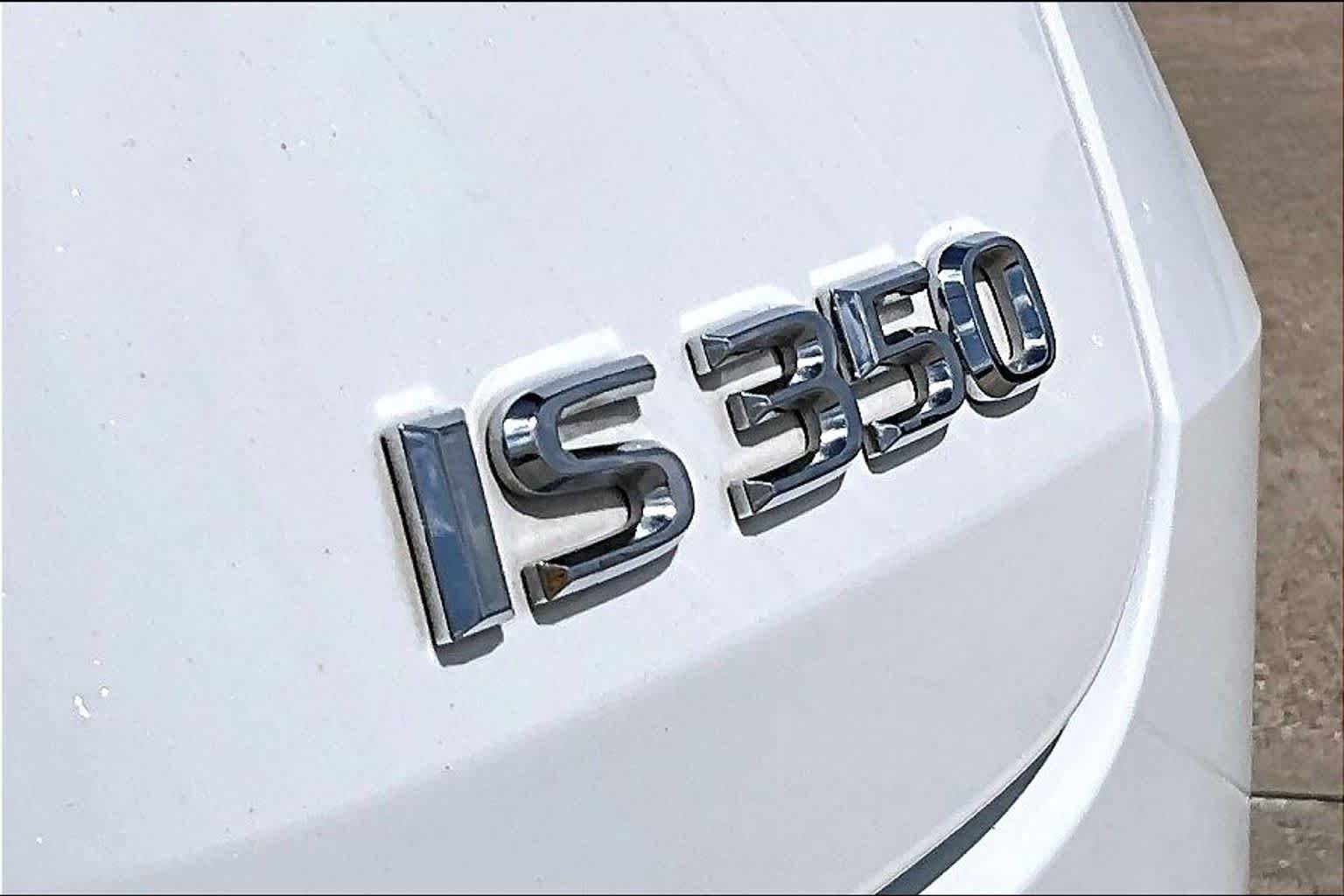 Used 2023 Ultra White Lexus F SPORT image 31