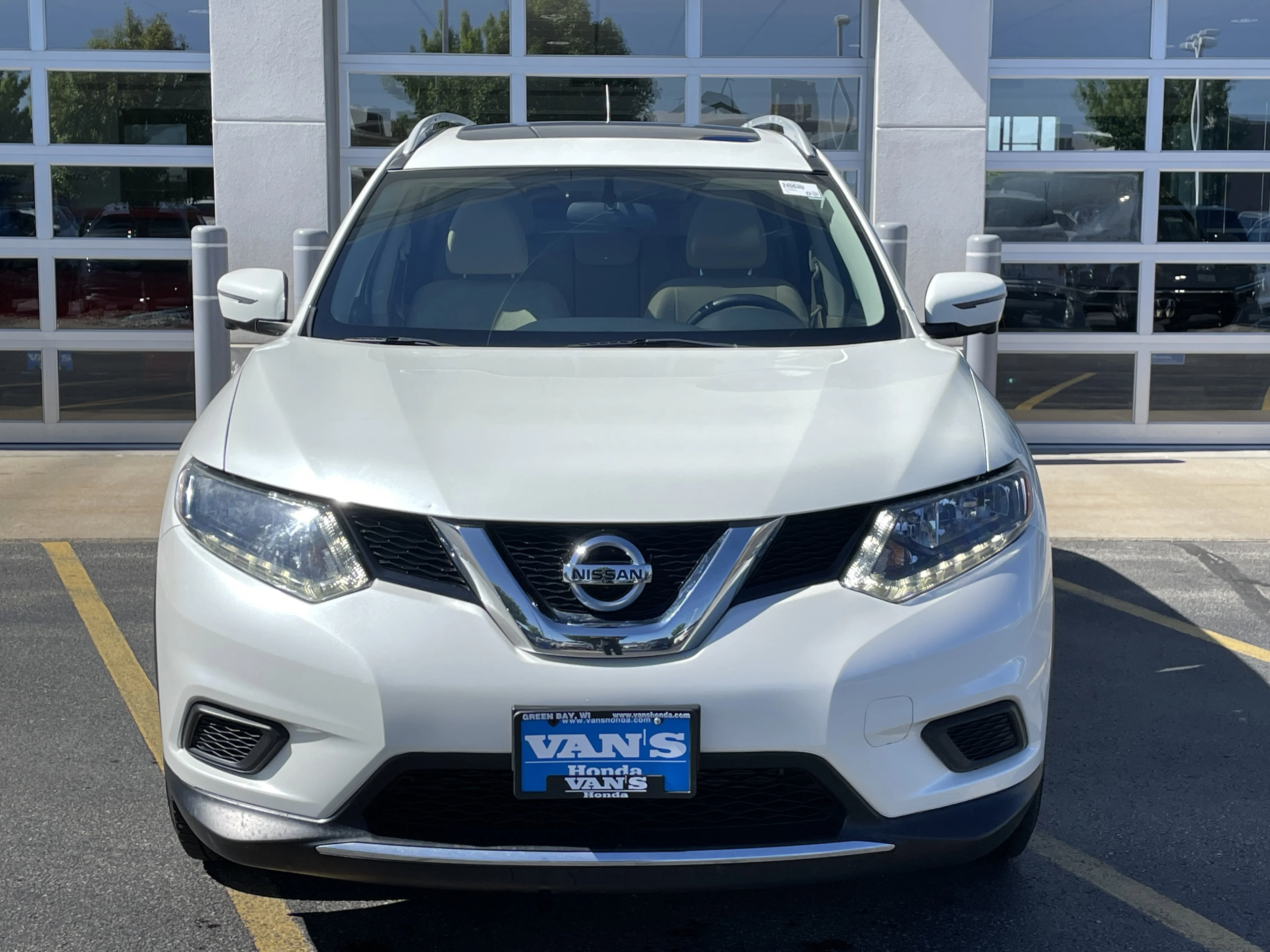 Used 2016 Nissan Rogue SV with VIN 5N1AT2MVXGC874213 for sale in Green Bay, WI