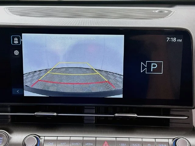 New 2027 White Hyundai SE image 16