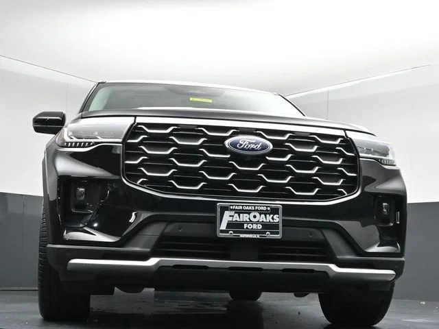 Used 2025 Black Metallic Ford Platinum image 40