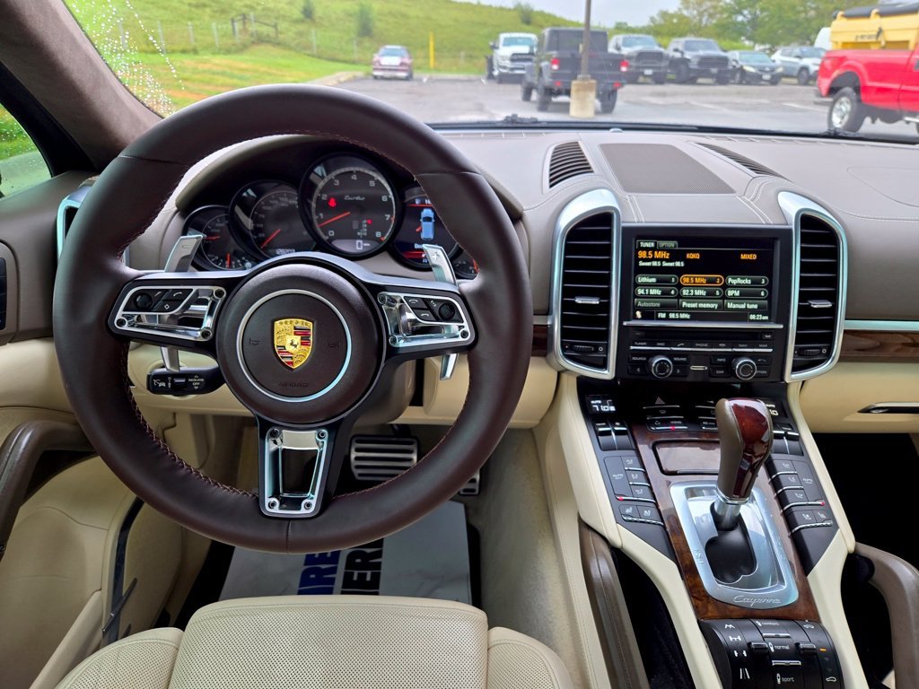 Used 2011 Blue Porsche Turbo image 19