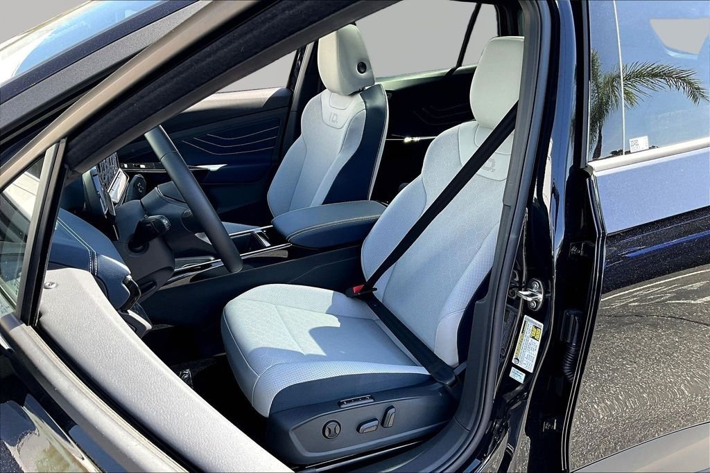 New 2026 Black Volkswagen Pro S image 22